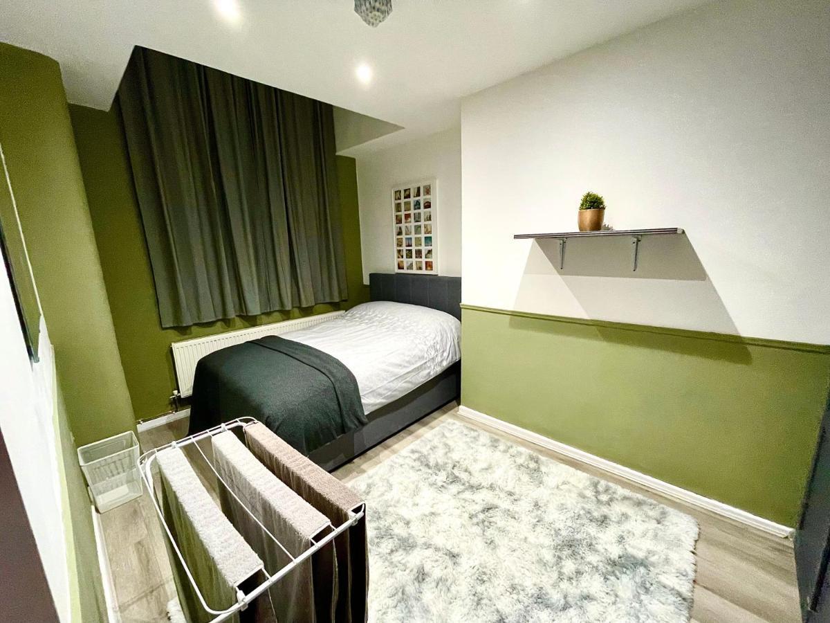 Adeamstays Provides Beautiful Centrally Located 1 And 2 Bed Apartments On Liverpools Boulevard Extérieur photo
