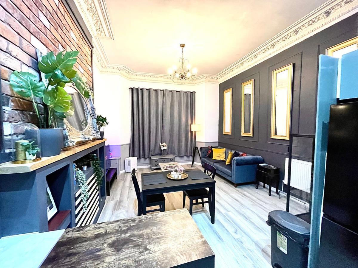 Adeamstays Provides Beautiful Centrally Located 1 And 2 Bed Apartments On Liverpools Boulevard Extérieur photo