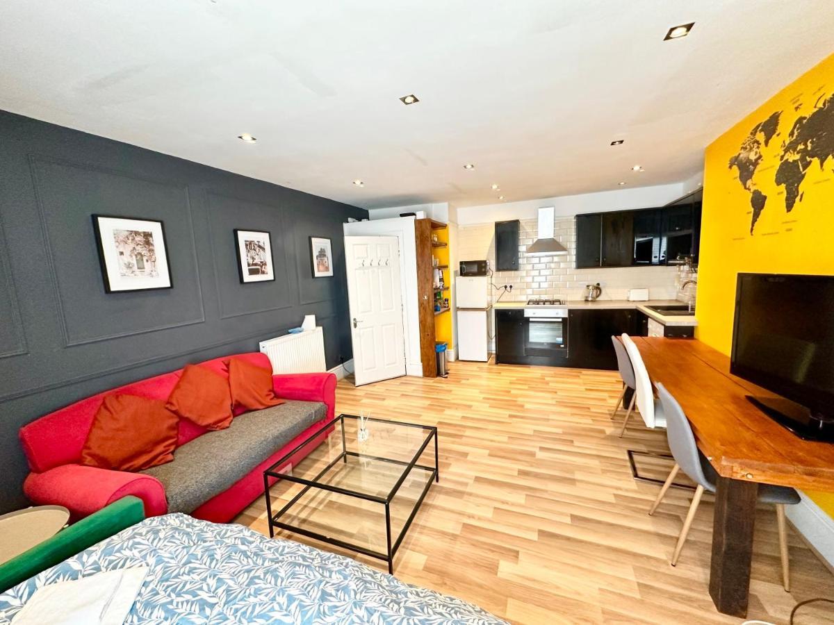 Adeamstays Provides Beautiful Centrally Located 1 And 2 Bed Apartments On Liverpools Boulevard Extérieur photo