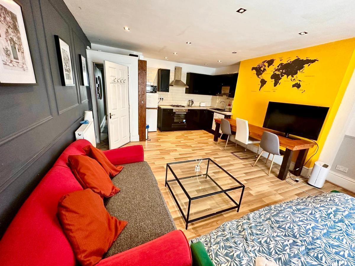 Adeamstays Provides Beautiful Centrally Located 1 And 2 Bed Apartments On Liverpools Boulevard Extérieur photo