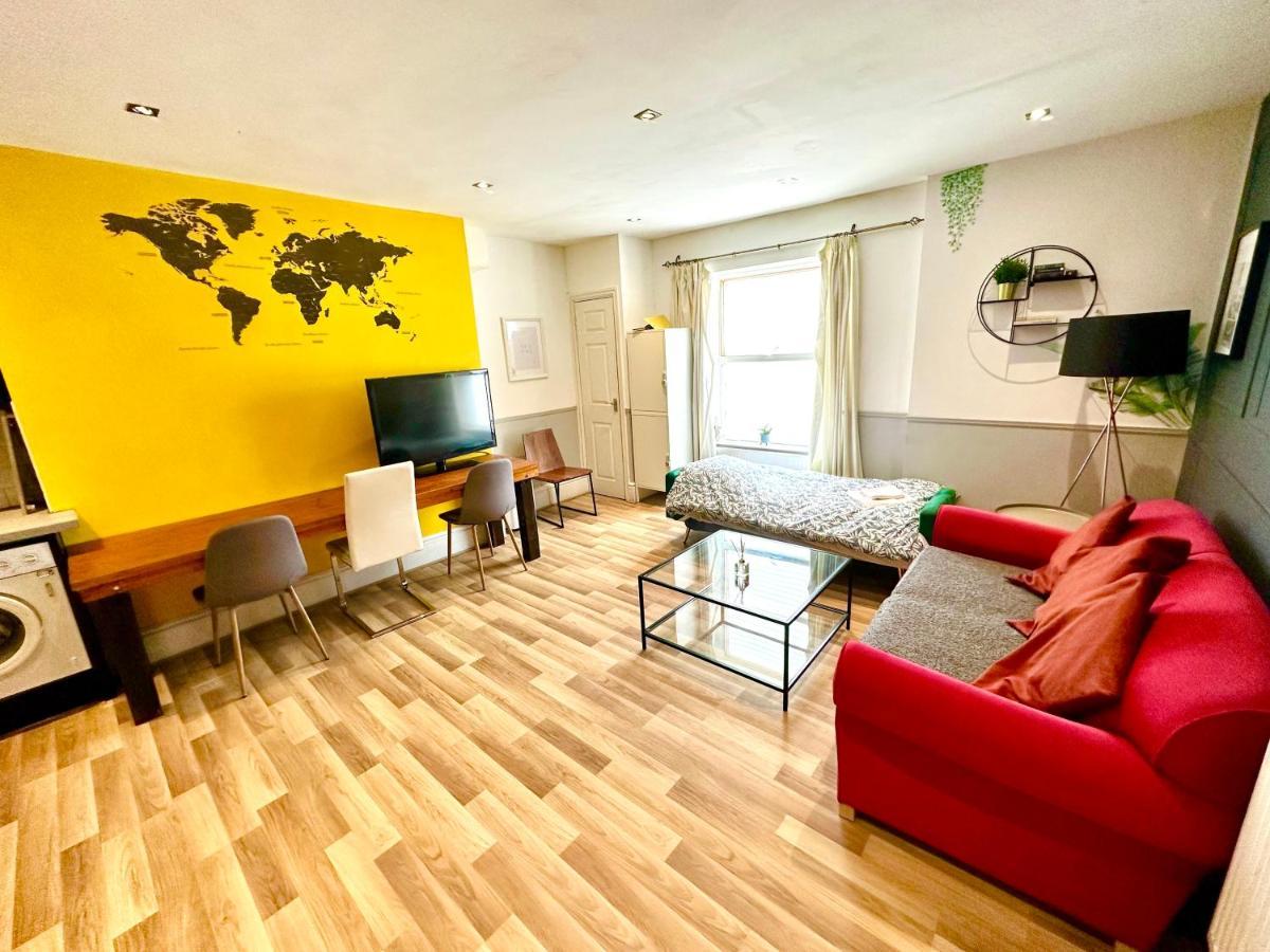 Adeamstays Provides Beautiful Centrally Located 1 And 2 Bed Apartments On Liverpools Boulevard Extérieur photo