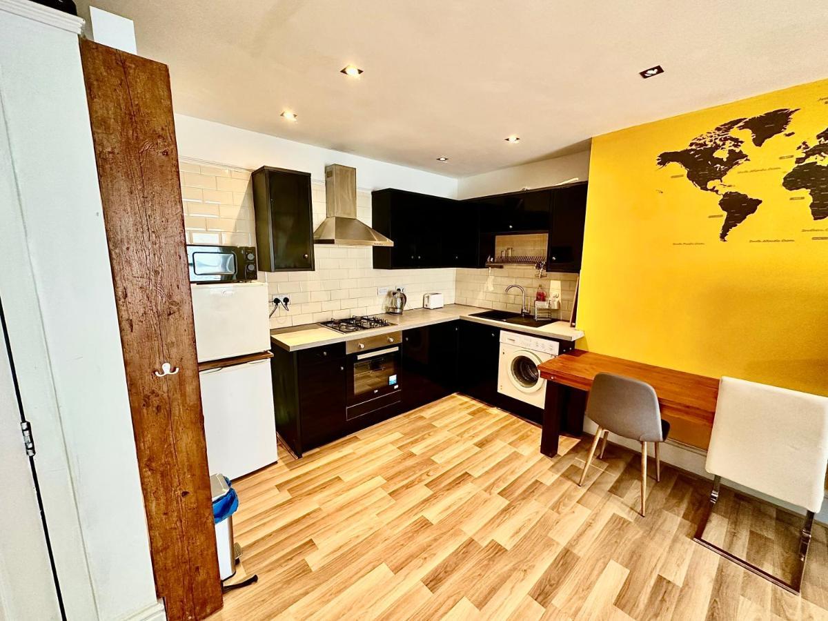 Adeamstays Provides Beautiful Centrally Located 1 And 2 Bed Apartments On Liverpools Boulevard Extérieur photo
